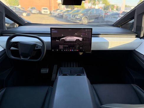 Used 2024 Tesla Cybertruck AWD Crew Cab image 50