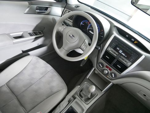 Used 2010 Subaru Forester 2.5X Premium image 9