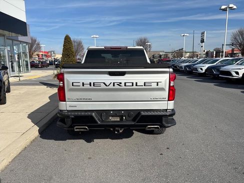 Used 2019 Chevrolet Silverado 1500 Custom Trail Boss w/ Custom Convenience Package image 4