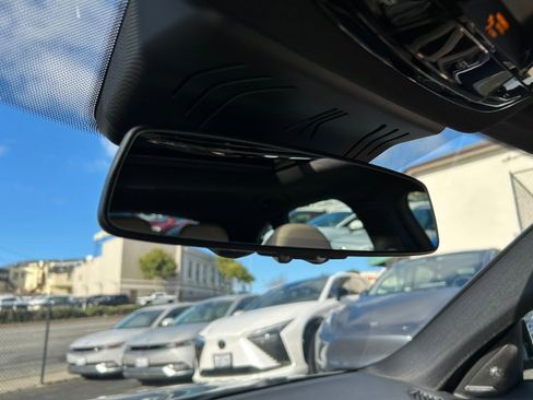 Used 2023 BMW i4 eDrive40 image 16