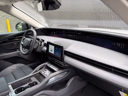 New 2026 Lincoln Nautilus Reserve AWD/4WD image 28