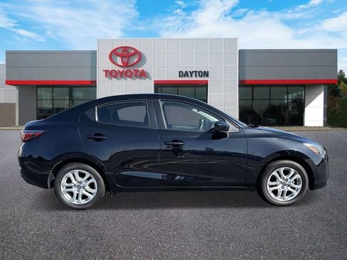 Used 2017 Toyota Yaris iA FWD image 6