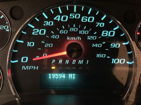 Used 2023 Chevrolet Express 2500 w/ Driver Convenience Package image 15