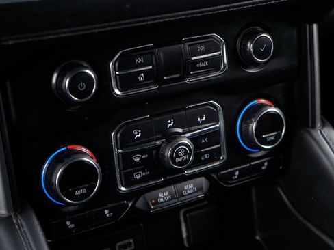 Used 2021 Chevrolet Tahoe LT image 33