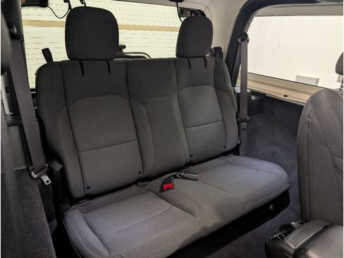 Used 2022 Jeep Wrangler Sport AWD/4WD image 15