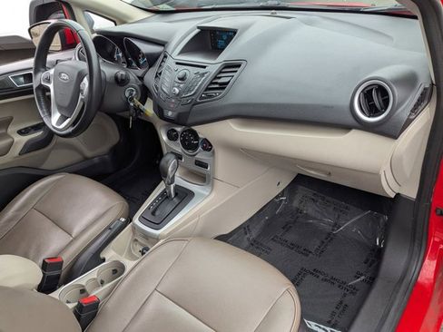 Used 2015 Ford Fiesta SE image 19