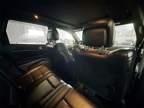 Used 2018 Jeep Grand Cherokee Trailhawk w/ Trailhawk Luxury Group image 11