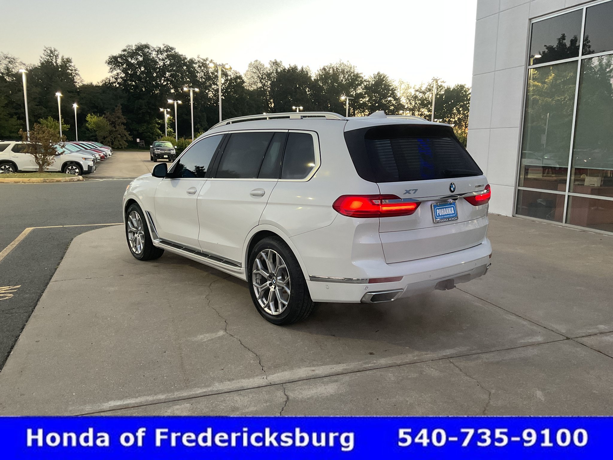 Used 2022 BMW X7 xDrive40i w/ Executive Package AWD/4WD image 5
