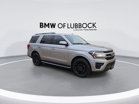 Used 2022 Ford Expedition XLT RWD image 2