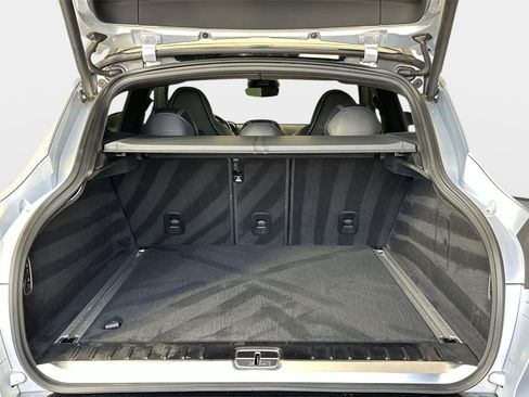 Used 2023 Aston Martin DBX AWD/4WD image 25