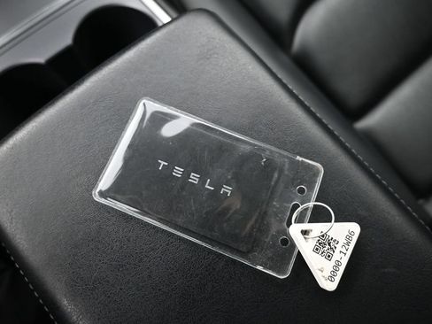 Used 2023 Tesla Model 3 Standard Range RWD image 18