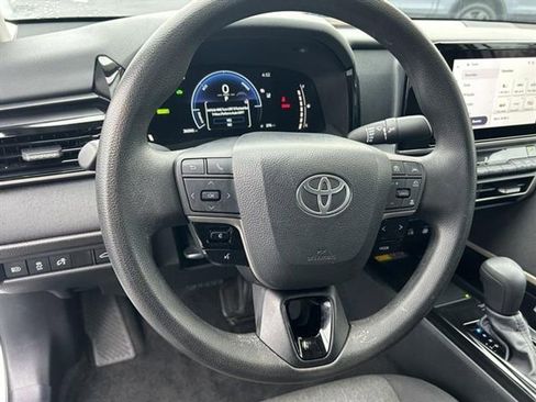 Used 2025 Toyota Camry LE image 12
