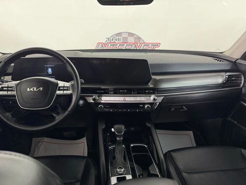 Used 2024 Kia Telluride LX image 11