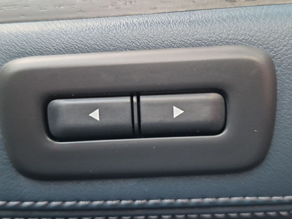 Used 2024 Nissan Ariya AWD image 39