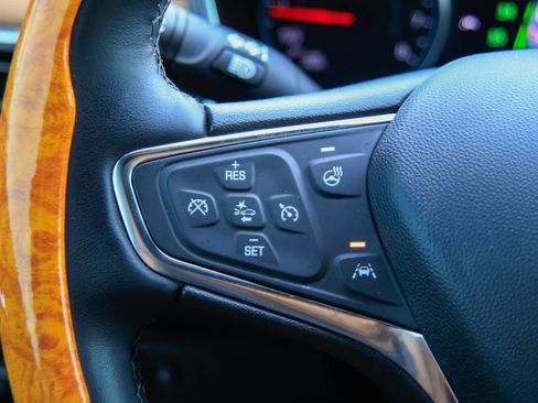 Used 2024 Chevrolet Equinox Premier FWD image 12