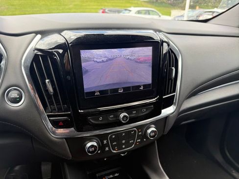 Used 2023 Chevrolet Traverse LT AWD/4WD image 12