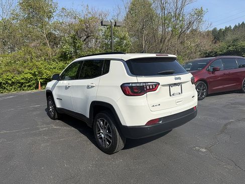 Used 2020 Jeep Compass Latitude AWD/4WD image 4
