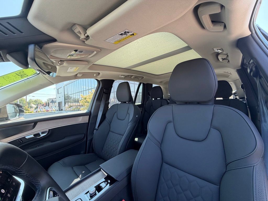 Used 2026 Volvo XC90 B6 Plus w/ Protection Package Premier AWD/4WD image 9
