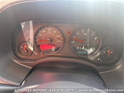 Used 2013 Jeep Compass Latitude image 23