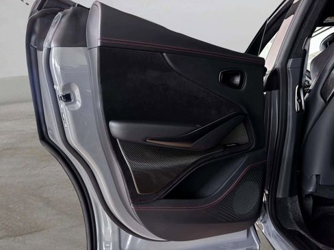 Used 2025 Aston Martin DBX 707 image 37