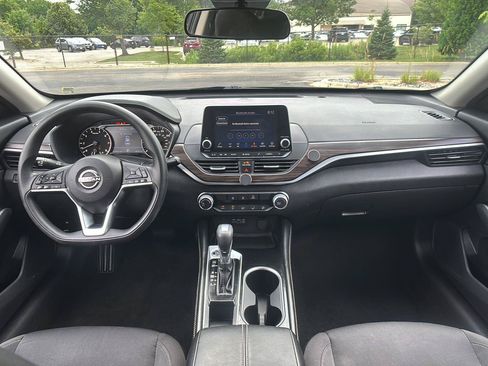 Used 2023 Nissan Altima 2.5 SV FWD image 21