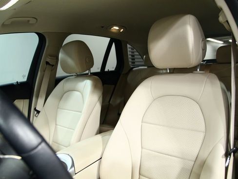 Certified 2022 Mercedes-Benz GLC 300 image 18