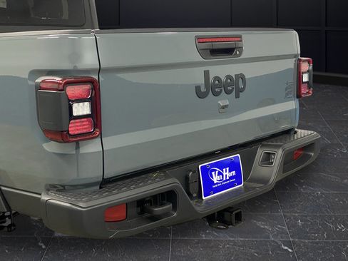 New 2026 Jeep Gladiator Sport AWD/4WD image 35