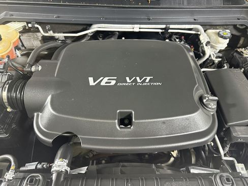 Used 2018 Chevrolet Colorado W/T w/ WT Convenience Package RWD image 37