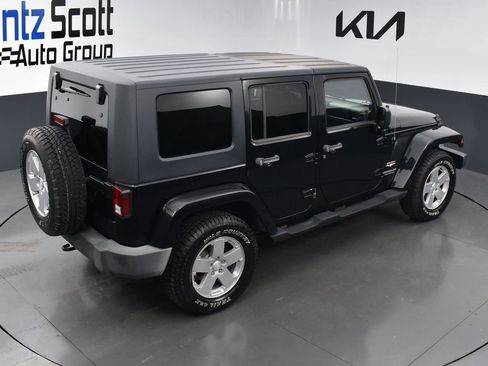 Used 2007 Jeep Wrangler Unlimited Sahara AWD/4WD image 13
