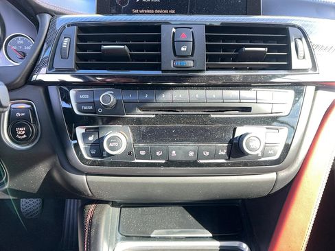 Used 2015 BMW M4 Convertible image 17