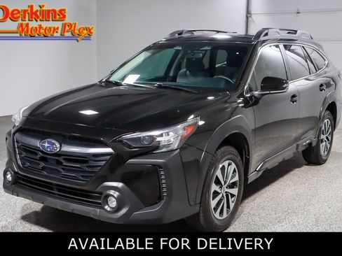 Used 2024 Subaru Outback Premium AWD/4WD image 1