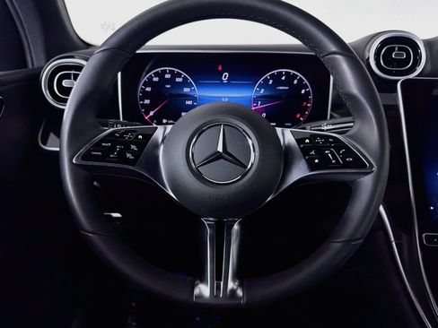 Used 2026 Mercedes-Benz GLC 300 image 18
