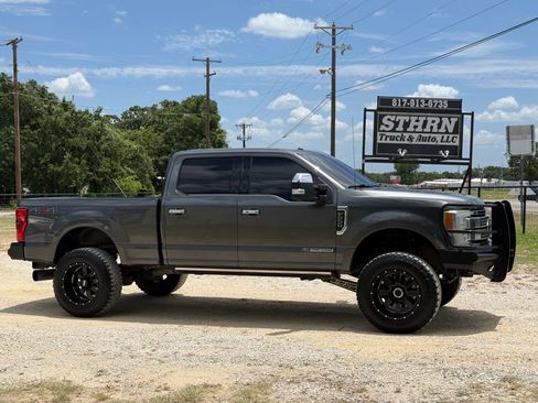 Used 2017 Ford F250 Platinum AWD/4WD image 2