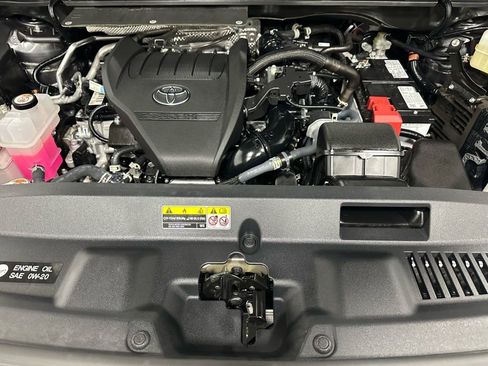 Used 2025 Toyota Highlander XLE image 71