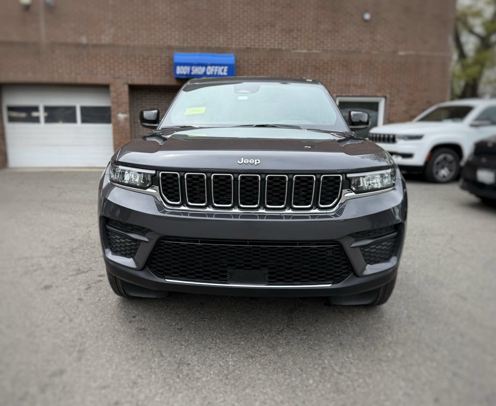 New 2026 Jeep Grand Cherokee 4WD image 2