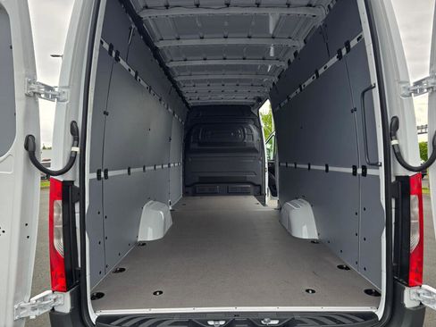 New 2026 Mercedes-Benz Sprinter 2500 image 17