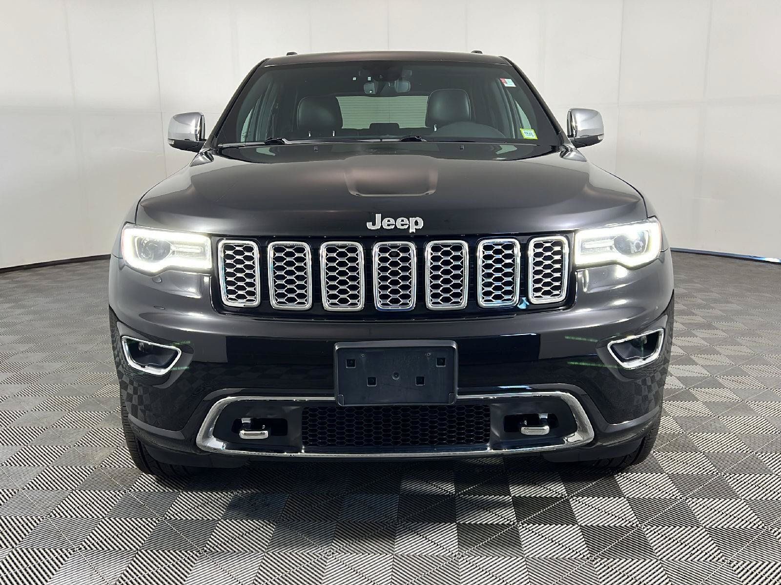 Used 2020 Jeep Grand Cherokee Overland AWD/4WD image 13
