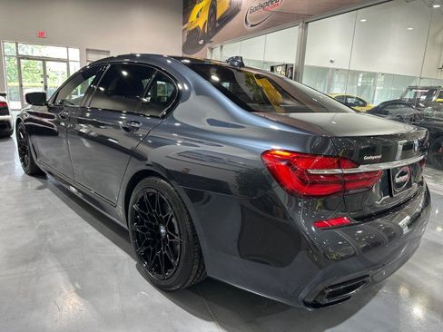 Used 2018 BMW 750i RWD image 31