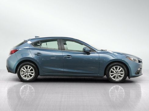 Used 2016 MAZDA MAZDA3 i Touring w/ Popular Equipment Package FWD image 6