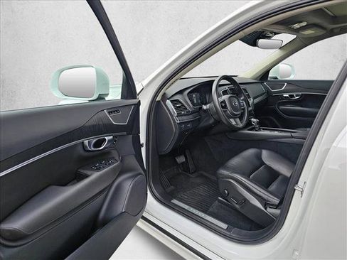 Used 2020 Volvo XC90 T6 Momentum w/ Protection Package Premier AWD/4WD image 18