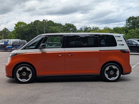 Used 2025 Volkswagen ID. Buzz Pro S Plus RWD image 6