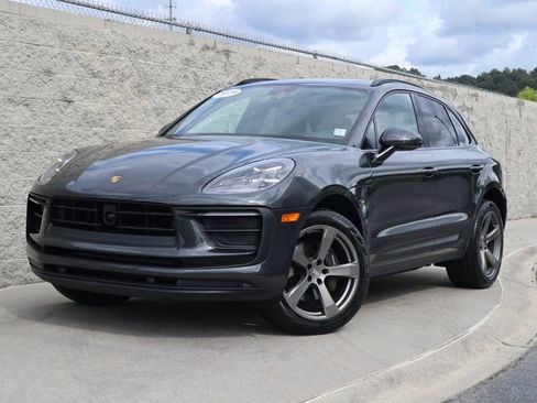 Certified 2024 Porsche Macan image 1