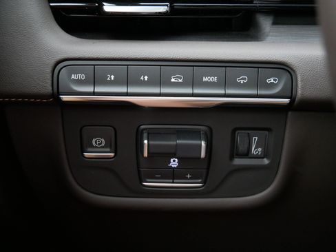 Certified 2022 Cadillac Escalade ESV Sport w/ Touring Package AWD/4WD image 26