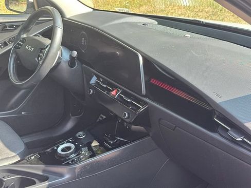 Used 2023 Kia Niro Wave FWD image 23