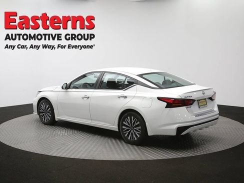 Used 2023 Nissan Altima 2.5 SV FWD image 62