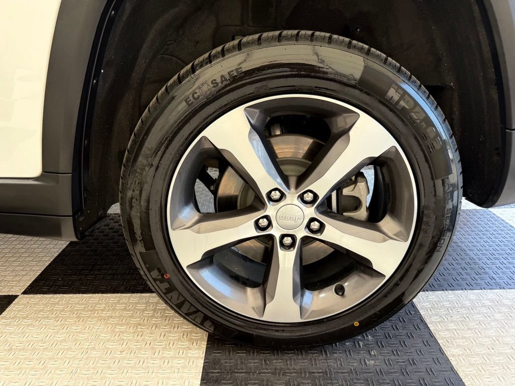 Used 2023 Jeep Grand Cherokee 4WD 4xe image 12
