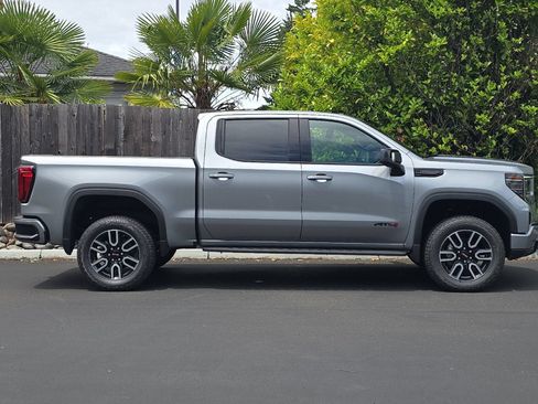 New 2026 GMC Sierra 1500 AT4 w/ AT4 Premium Package AWD/4WD image 3