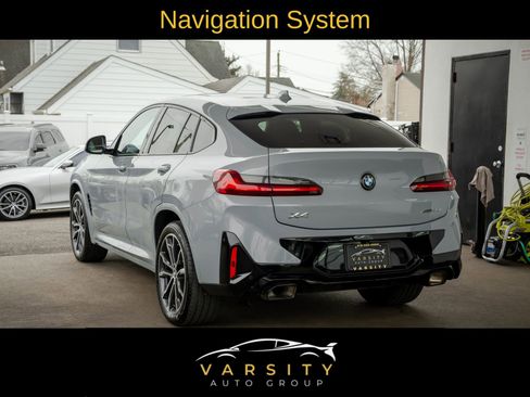 Used 2022 BMW X4 xDrive30i w/ Premium Package Essential image 6