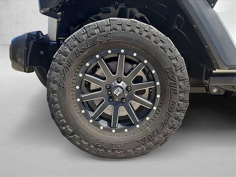 Used 2021 Jeep Wrangler Unlimited Rubicon AWD/4WD image 24