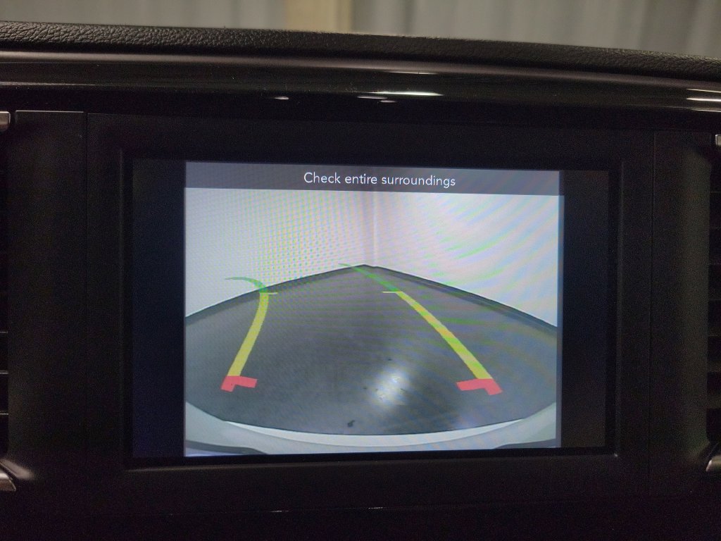 Used 2020 Chrysler Pacifica Touring FWD image 24